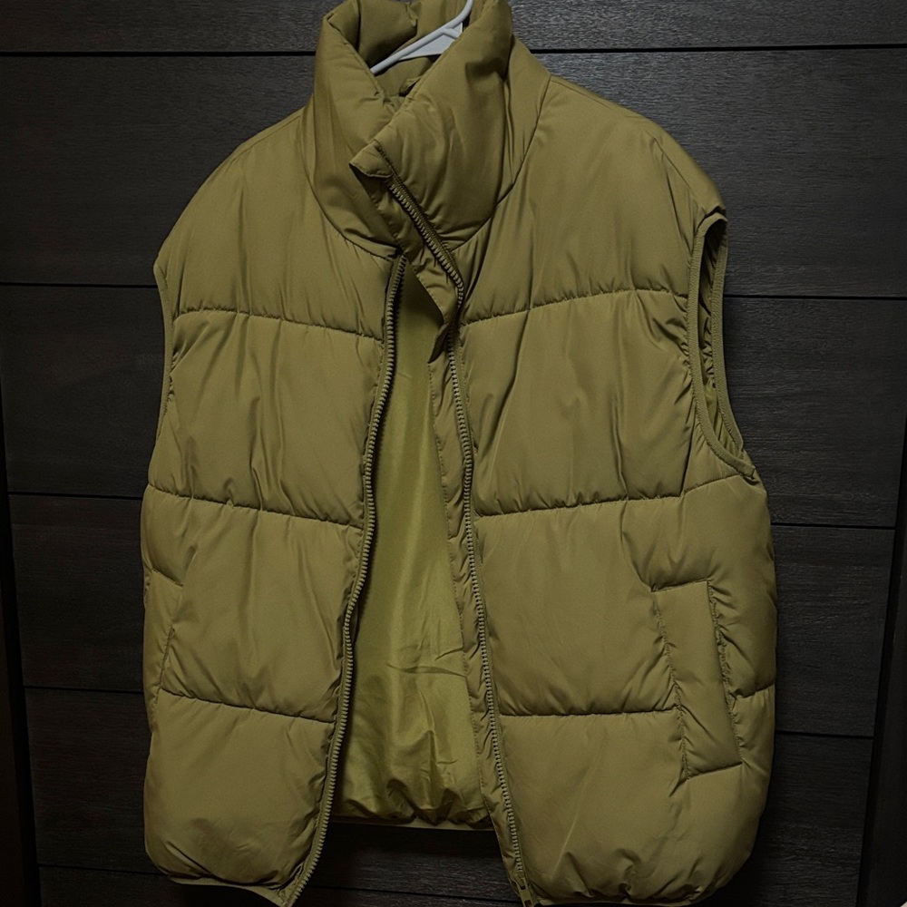 H&M Oversized Puffer Vest